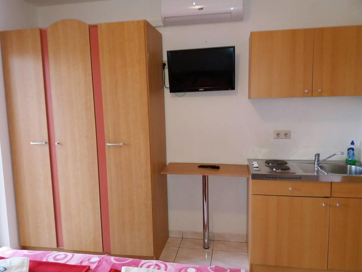 Angie Apartment